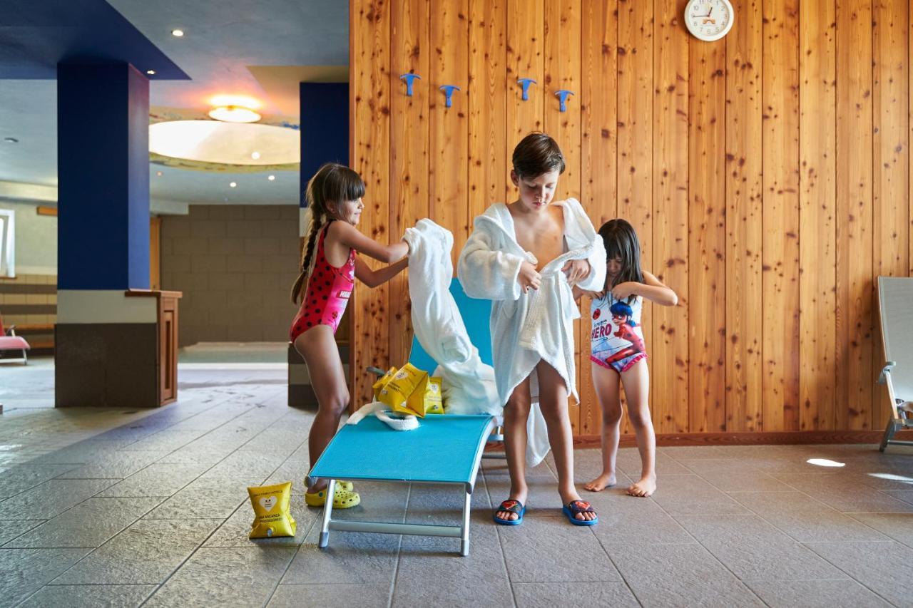 Family Hotel Andes - Only For Family Vigo di Fassa Esterno foto