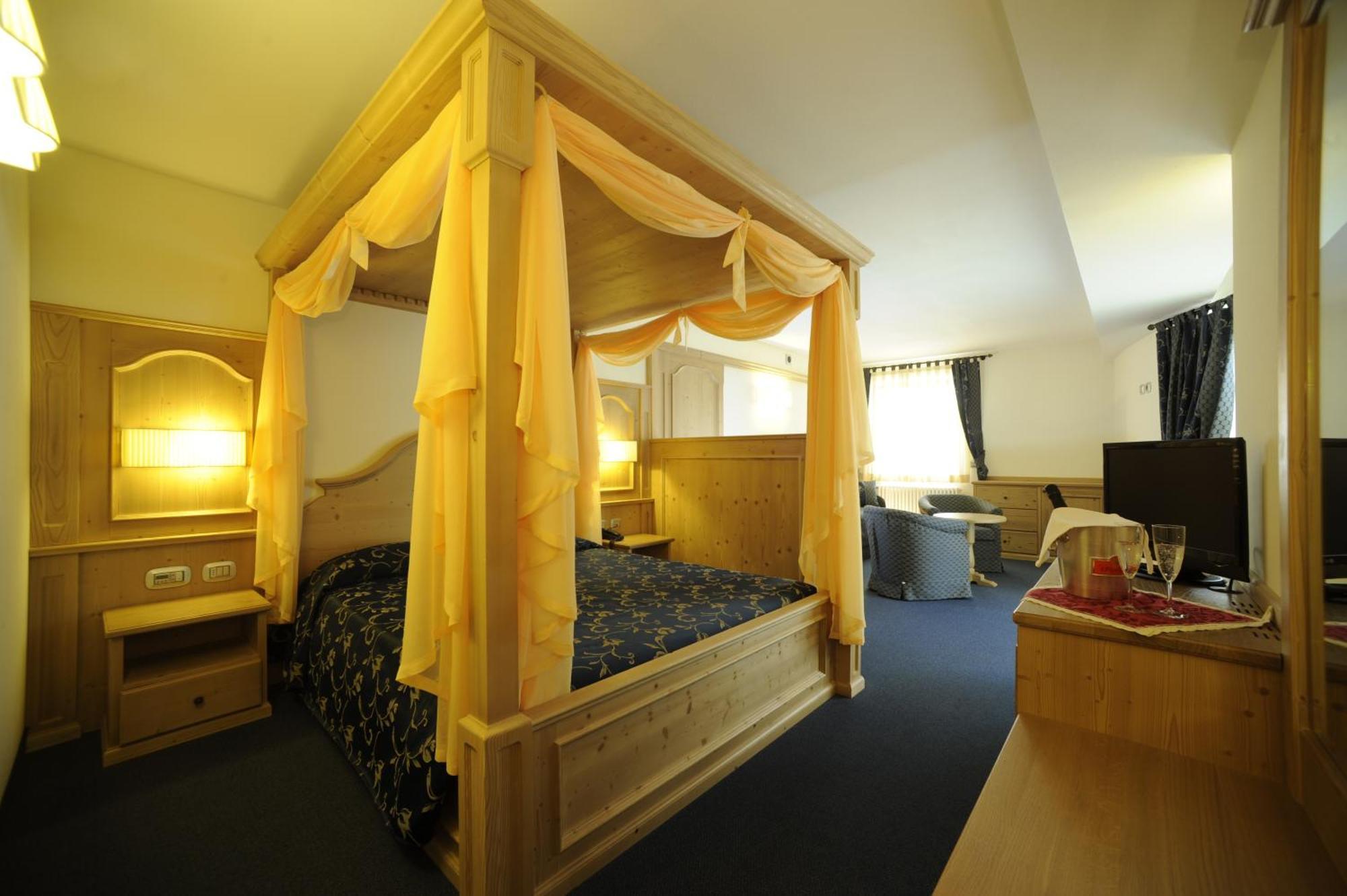 Family Hotel Andes - Only For Family Vigo di Fassa Esterno foto