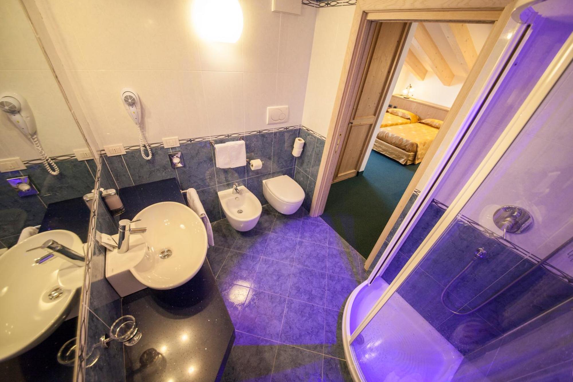 Family Hotel Andes - Only For Family Vigo di Fassa Camera foto