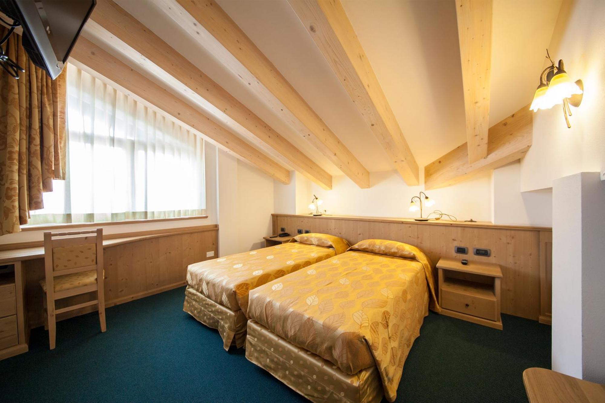Family Hotel Andes - Only For Family Vigo di Fassa Camera foto