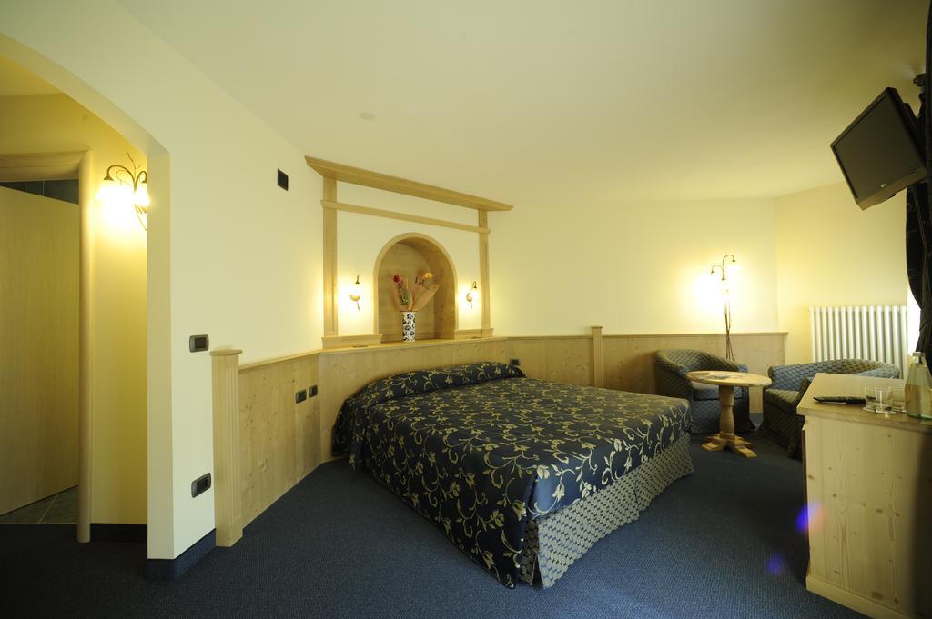 Family Hotel Andes - Only For Family Vigo di Fassa Camera foto